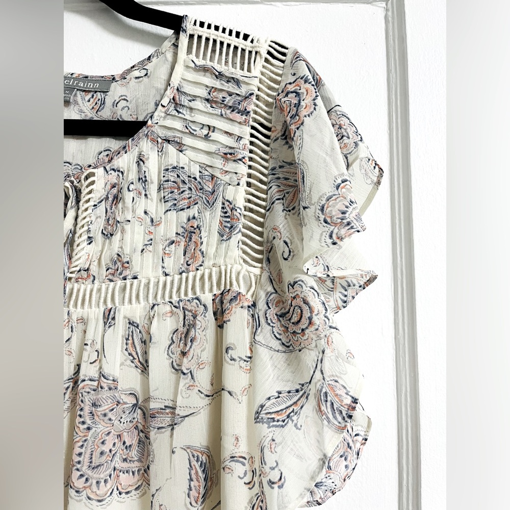 Daniel Rainn Flutter-Sleeve Top - Size Medium - image 7